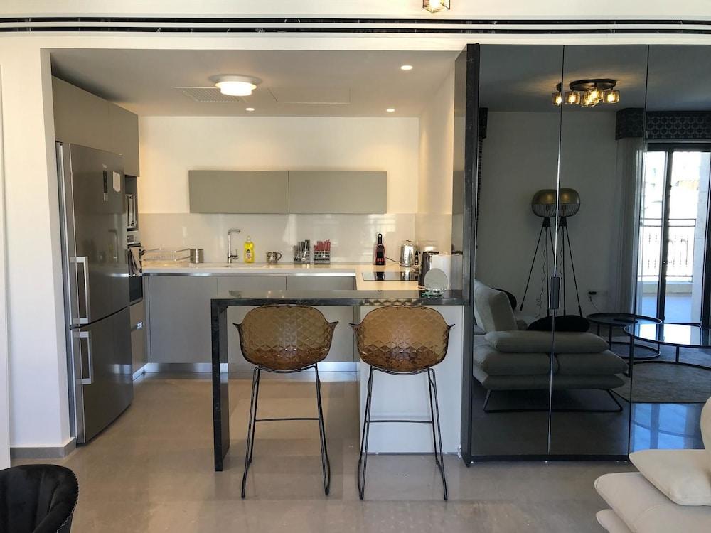 New Luxurious 2BR front old city Legacy