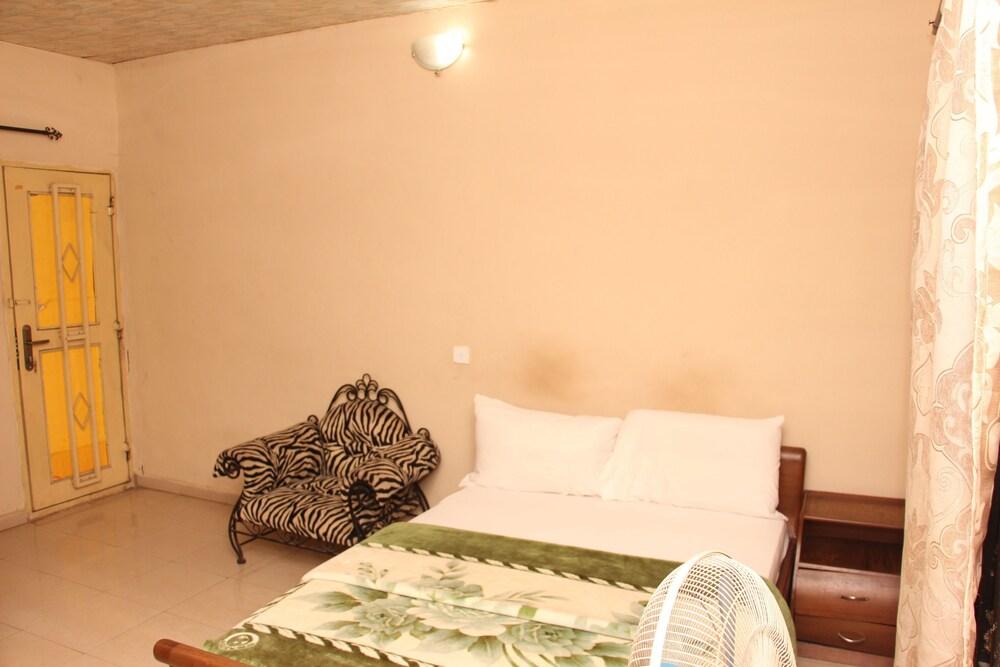 Lily Grand Hotel Lokoja