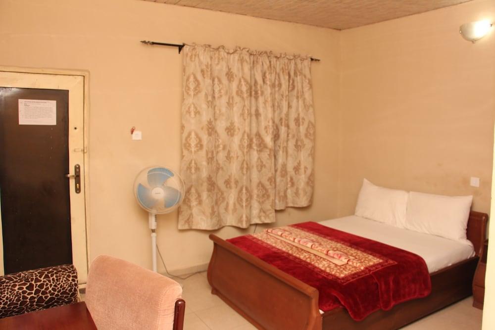 Lily Grand Hotel Lokoja