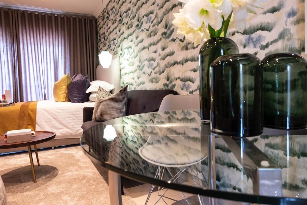 The Wilcrest Apartment