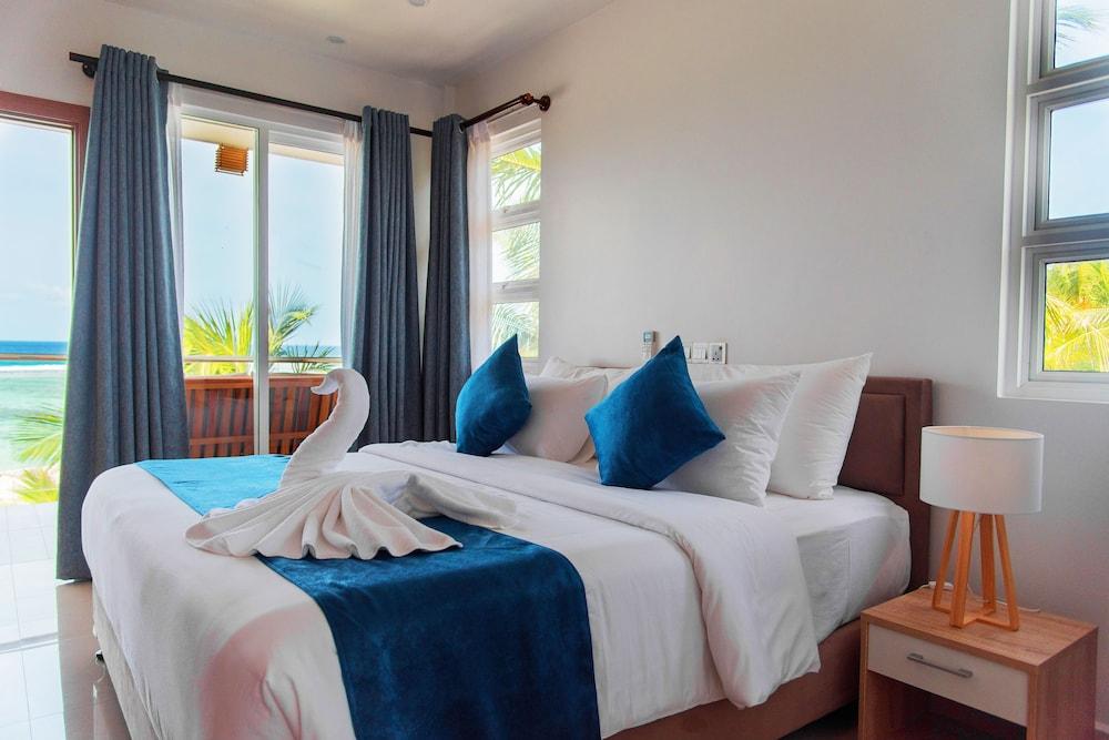 Reef Edge Thulusdhoo