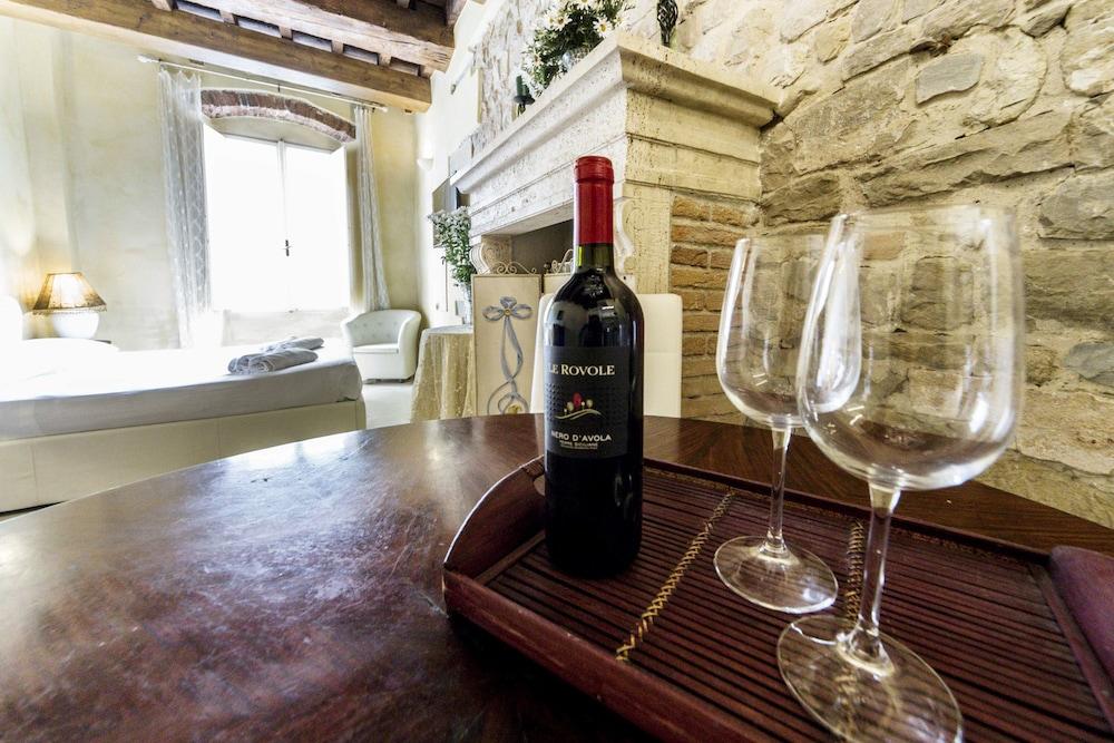 Signoria honeymoon apartment