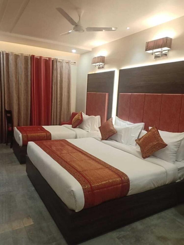 Hotel Abhinav International