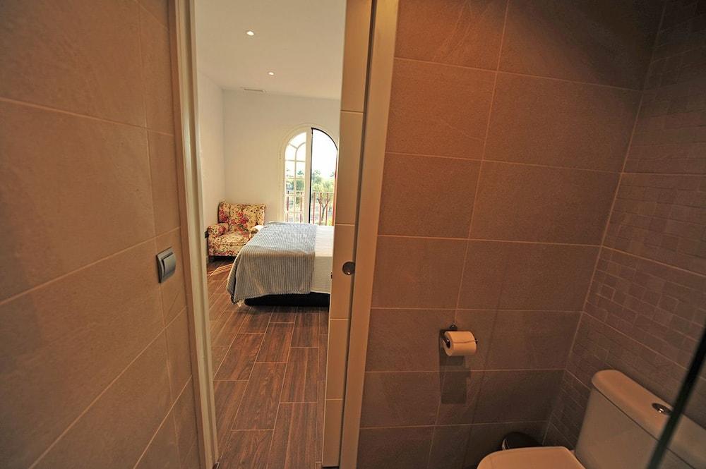 Casa Cinco Dormitorios Acceso Playa