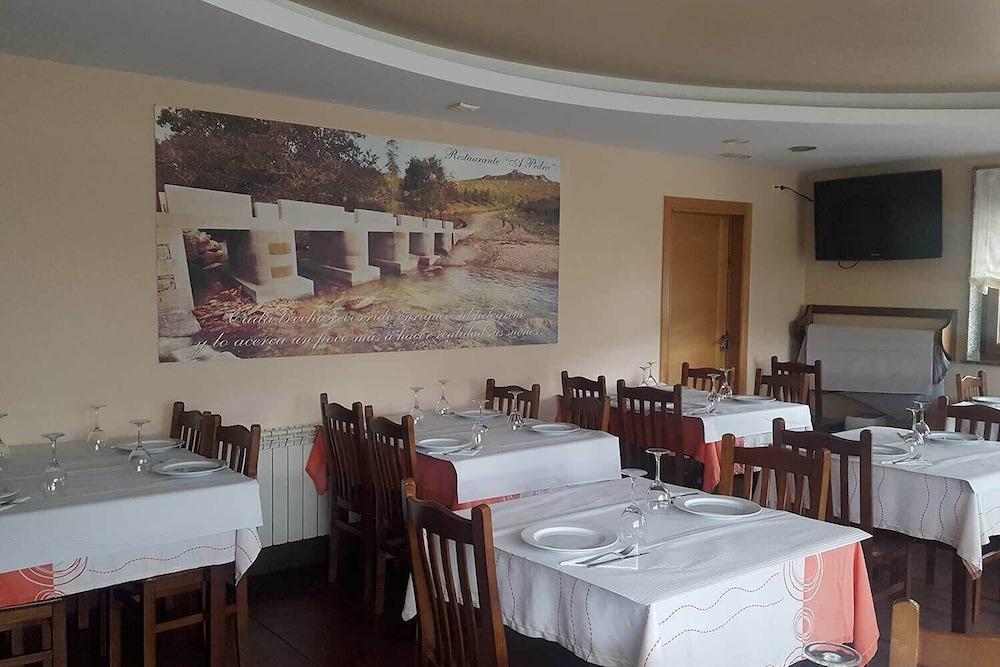 Restaurante & Pensión A Pedra