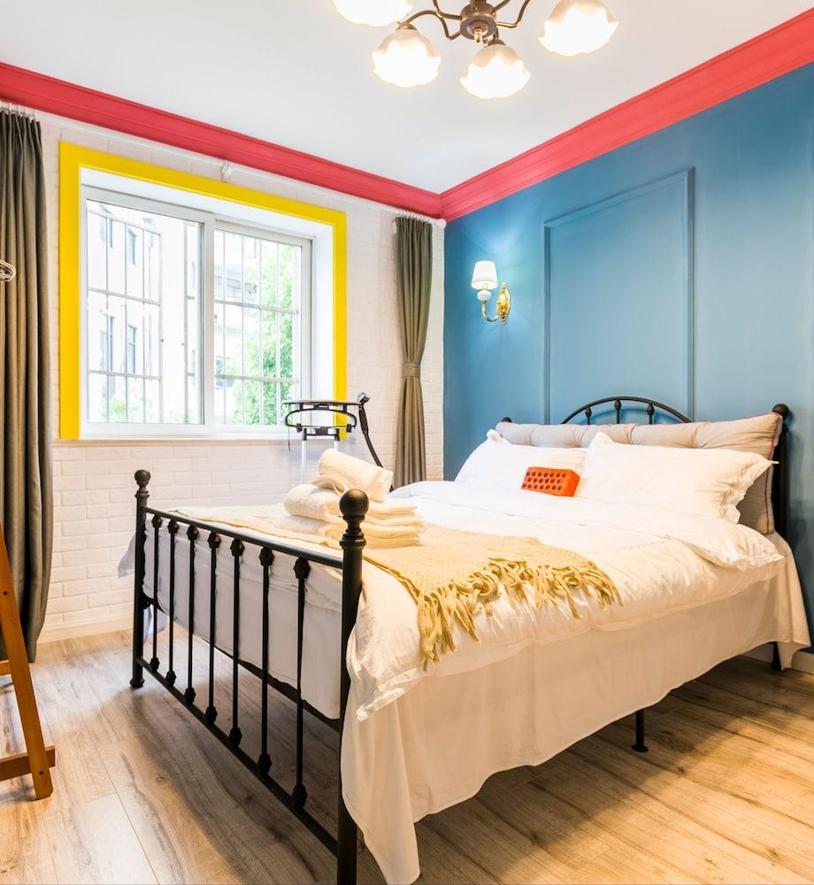 Henry's Apartment- Taikang Road