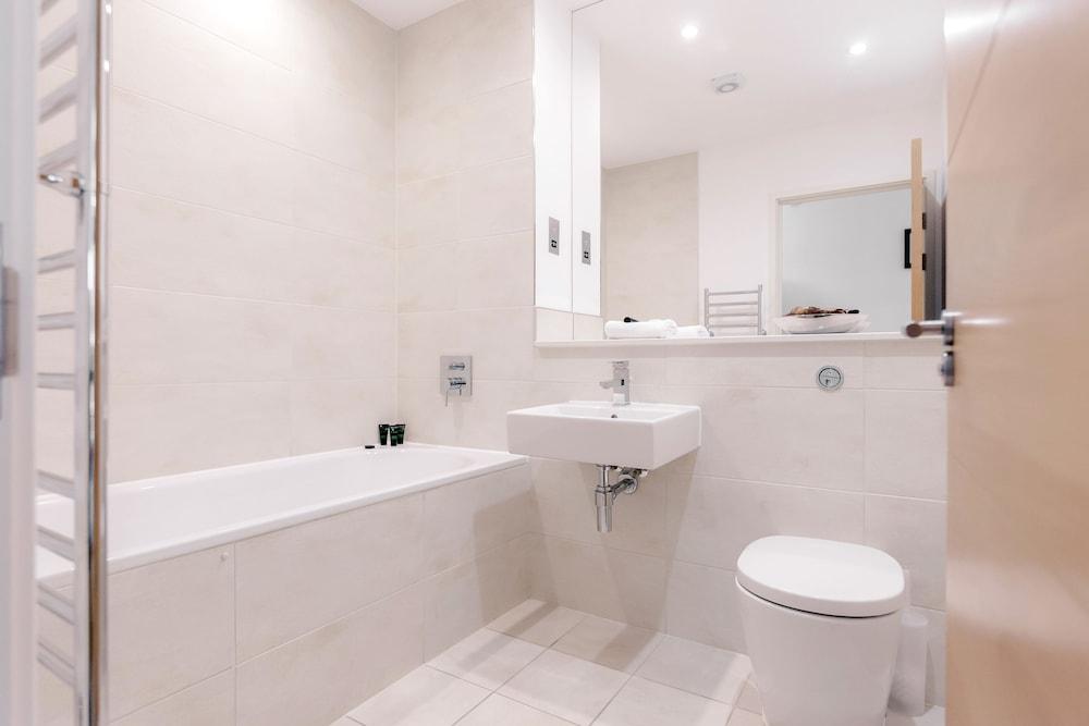 Roomspace Apartments -The Residence