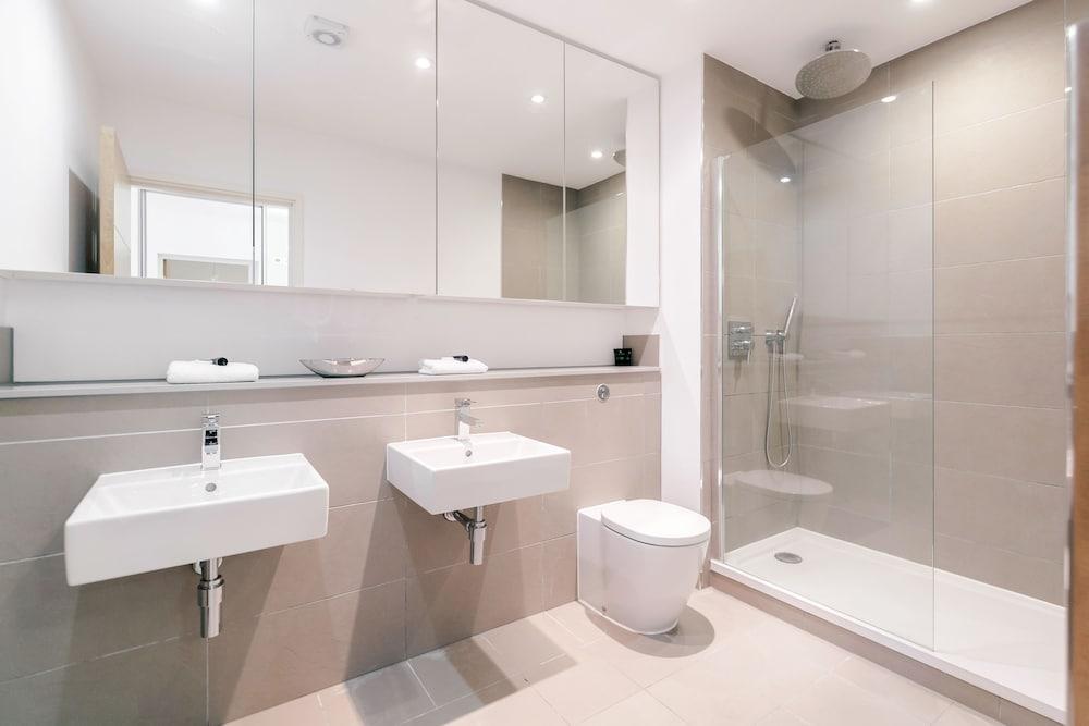 Roomspace Apartments -The Residence