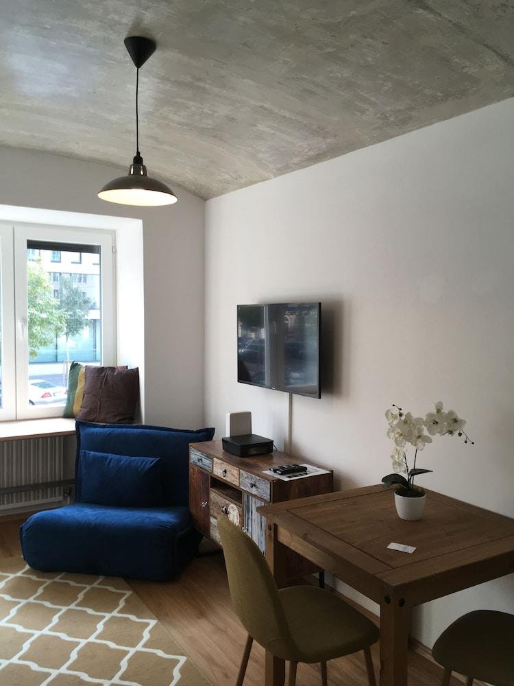 Stock Exchange Apartment