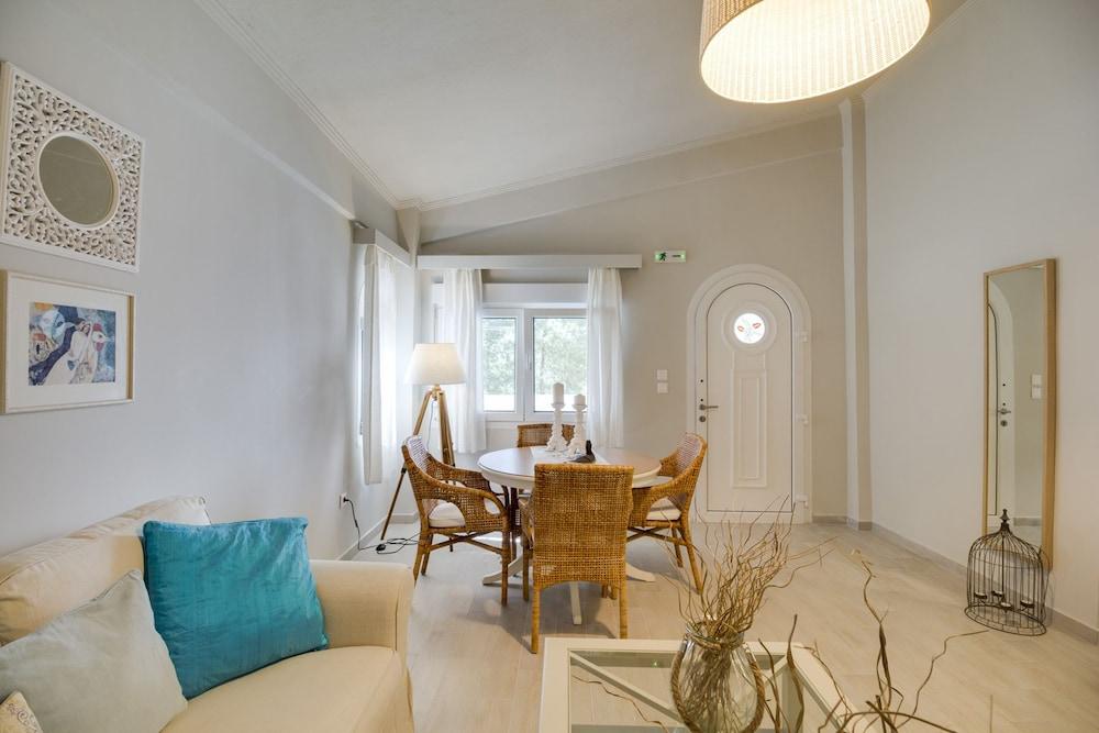 Ekatis House III by Halkidiki Villas