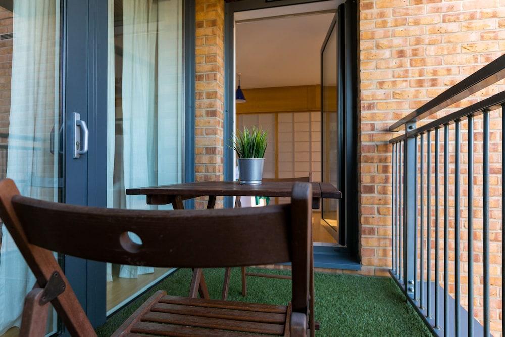 Bright Comfy 2 bed in trendy Dalston