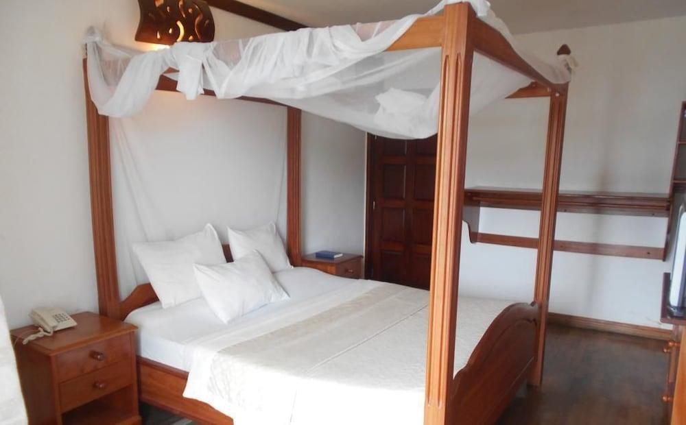 Hostellerie De La Sanaga