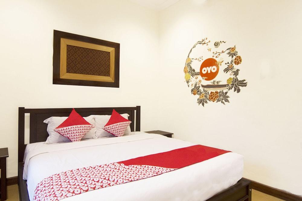 OYO 261 Sasono Putro Guest House