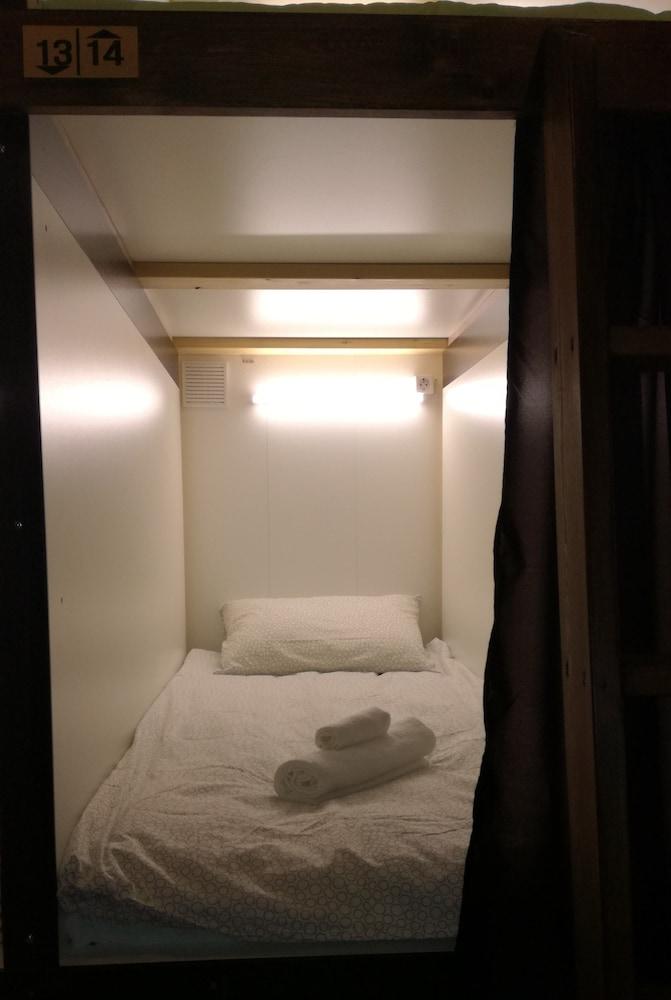 Cub-a Capsule hostel