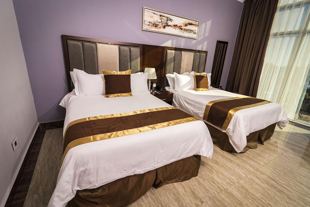 Hotel City Plaza & Suites