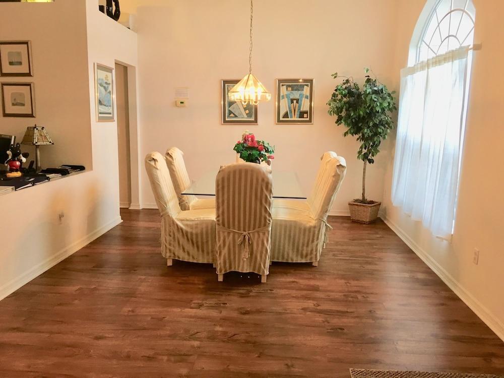 Picadilly Paradise by ITSVR