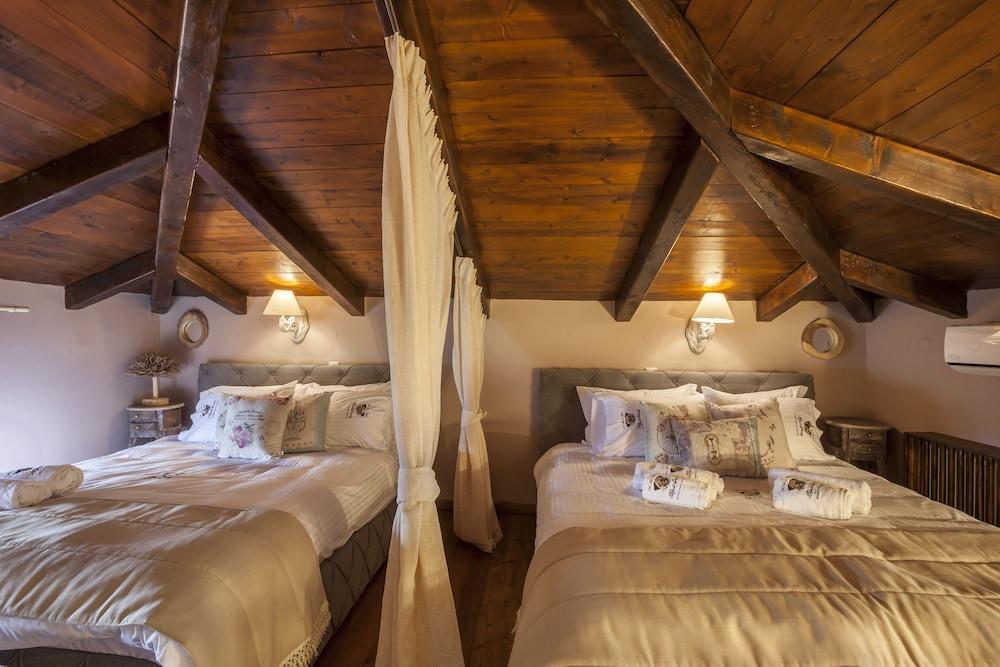 Rock Dandy Deluxe Chalet | Fireplace & Sauna