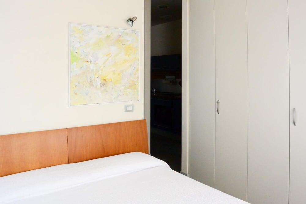 Vista Hotel & Residence