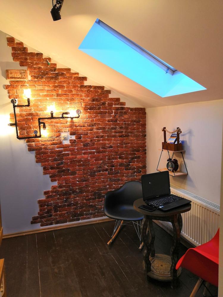 Elbrus HiLoft Hostel