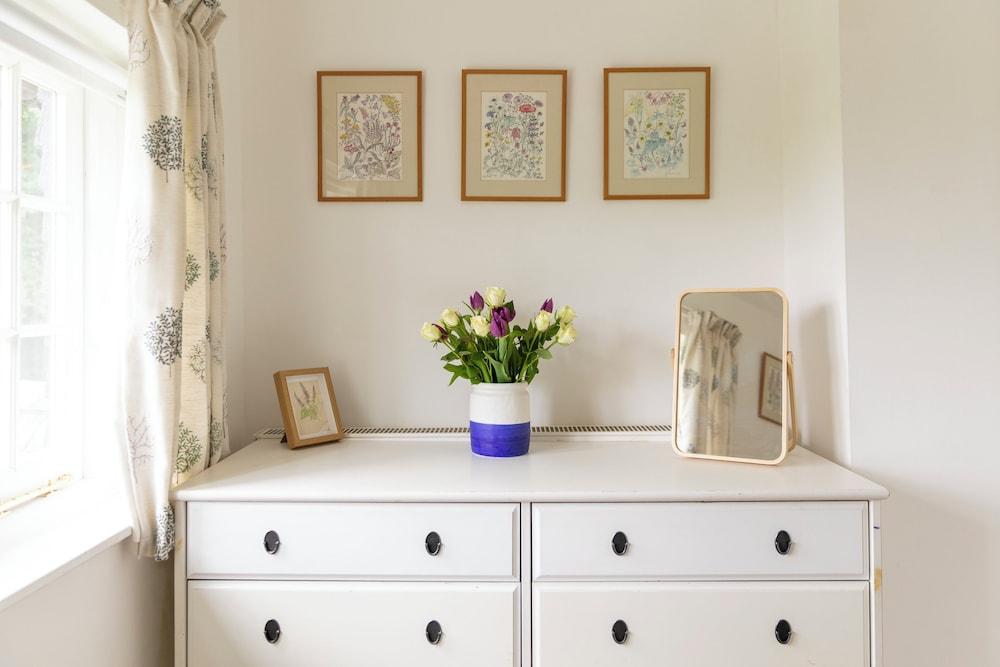 Danny Lodge | By Huluki Sussex Stays