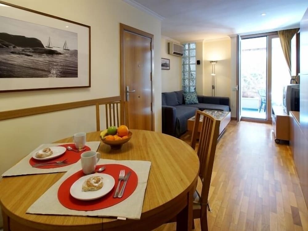 Riva Be my Guest Castelldefels