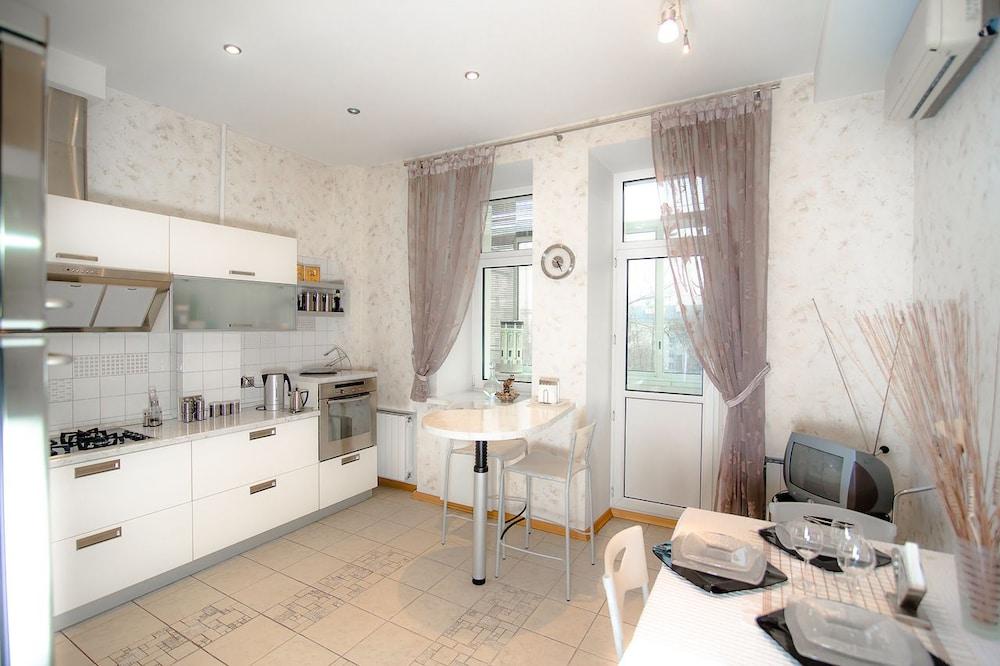 ApartExpo on Kutuzovsky 35-30