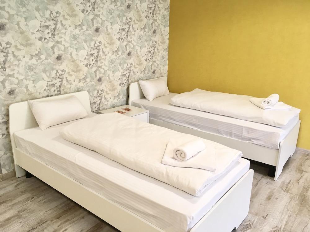 Opera Passage Hotel & Apartaments