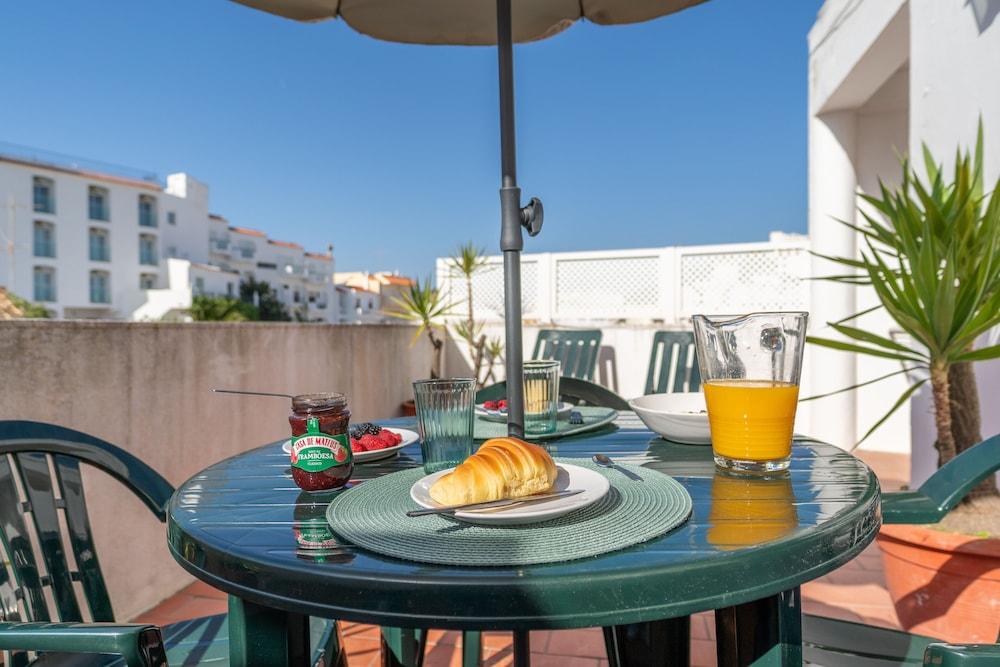 Lena’s Beach House by HelloVacations