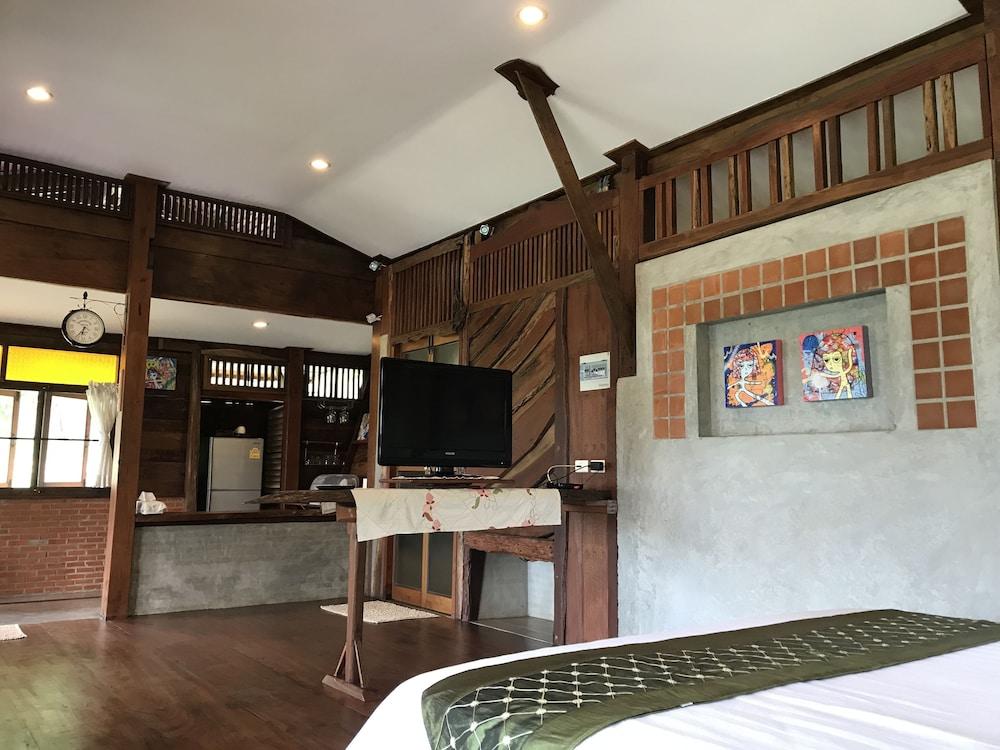 Pakchong Family Home