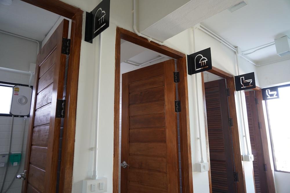 Slee Hostel Chiangmai - Adults Only