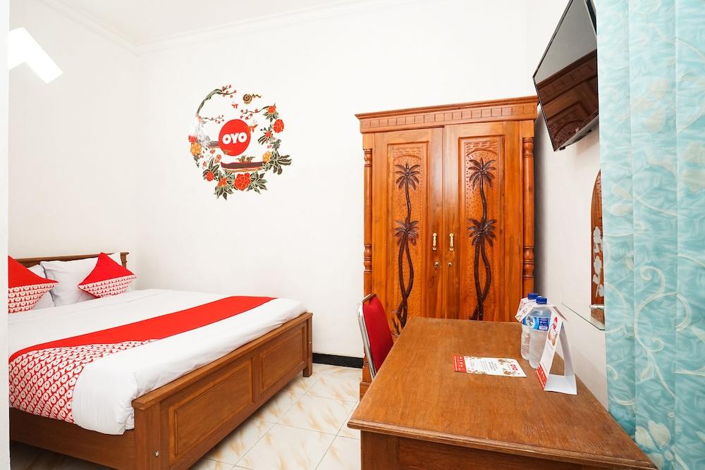 OYO 302 Karolin Homestay