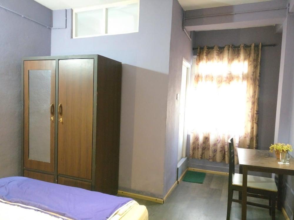 Sun Apartment & Guest House