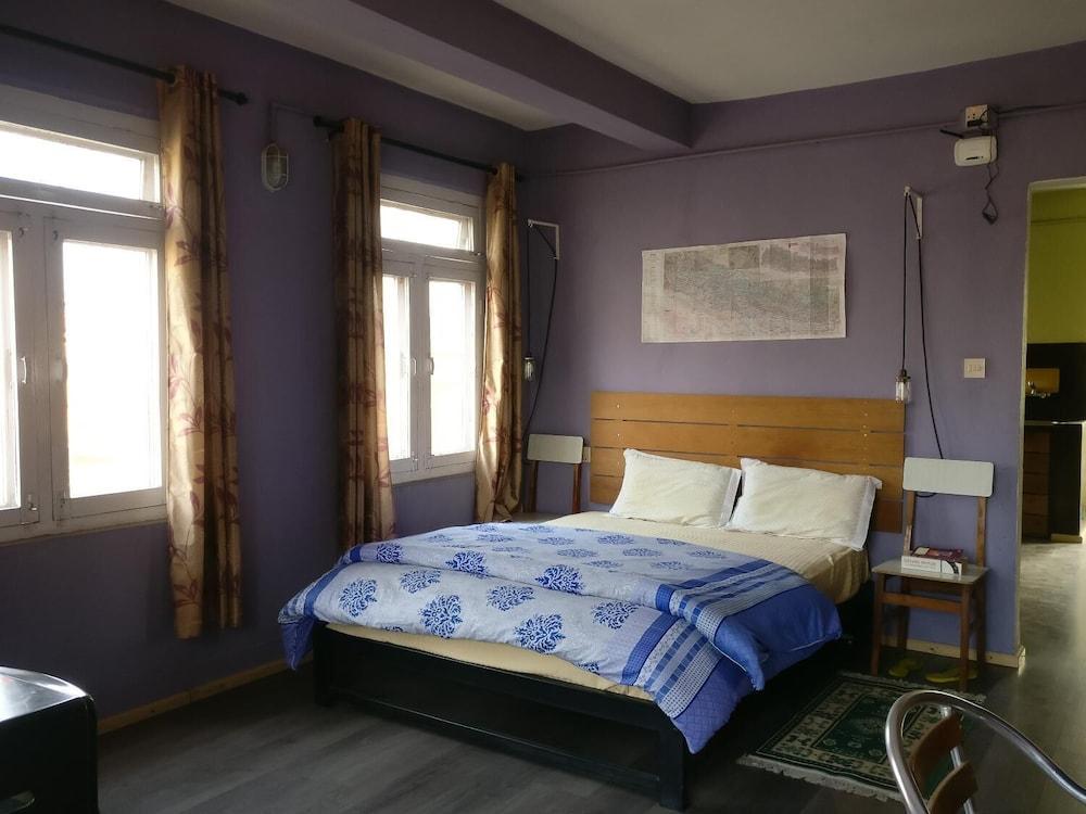 Sun Apartment & Guest House