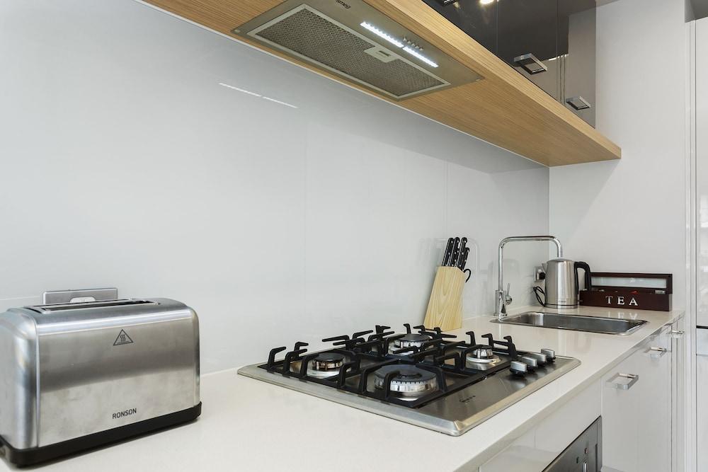 Sandy Hill Apartments by Ready Set Host