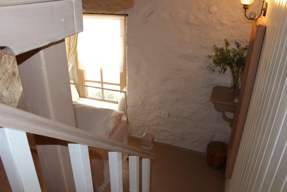 Lilyum Alaçatı Butik Otel