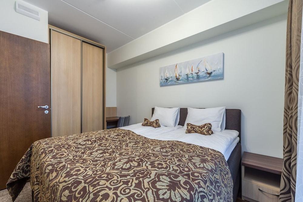 Karlson Lux Apart Hotel