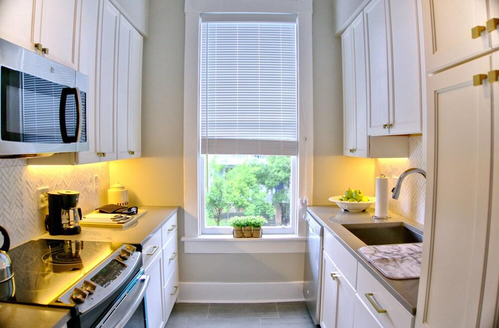 Renovated 2BR Savannah Home
