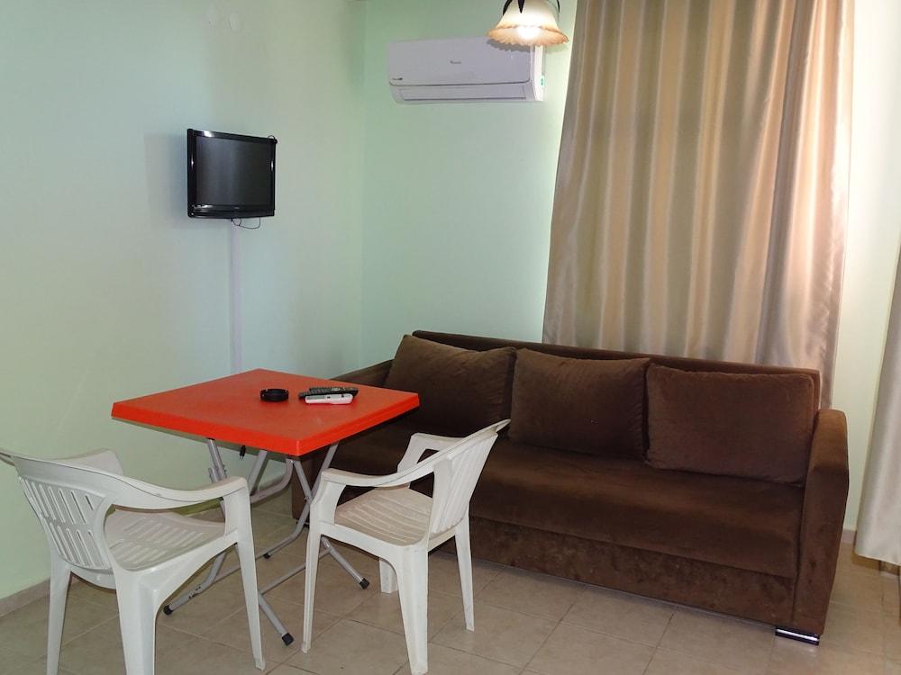 Side Forever Apart Otel