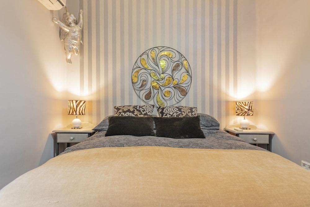 Junto a la casa natal de Picasso.