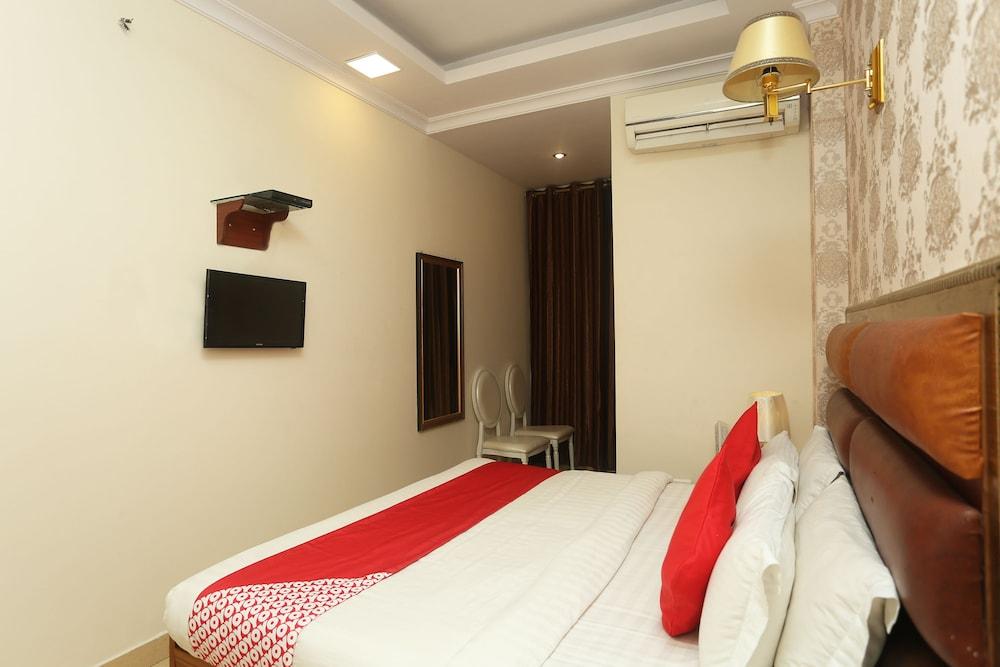 OYO 13355 Grest Hotel