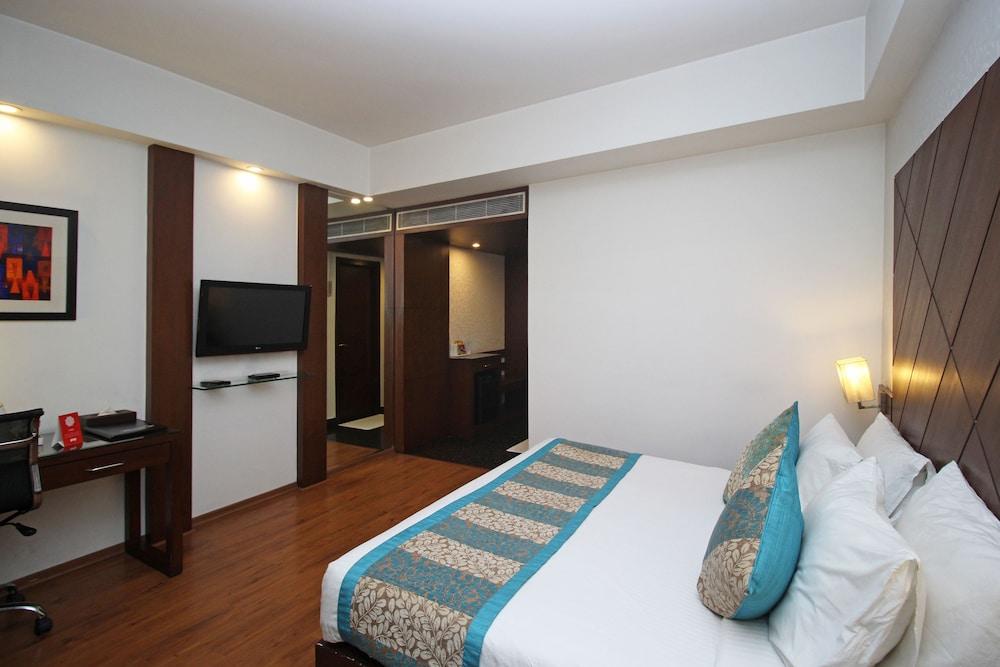 Edition O 30043 Yellow White Residency