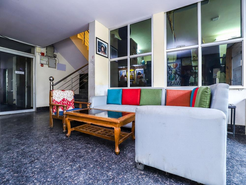 OYO 24901 Achi House