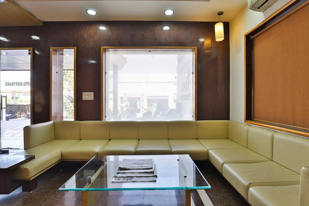 OYO 22574 Hotel Deep Palace