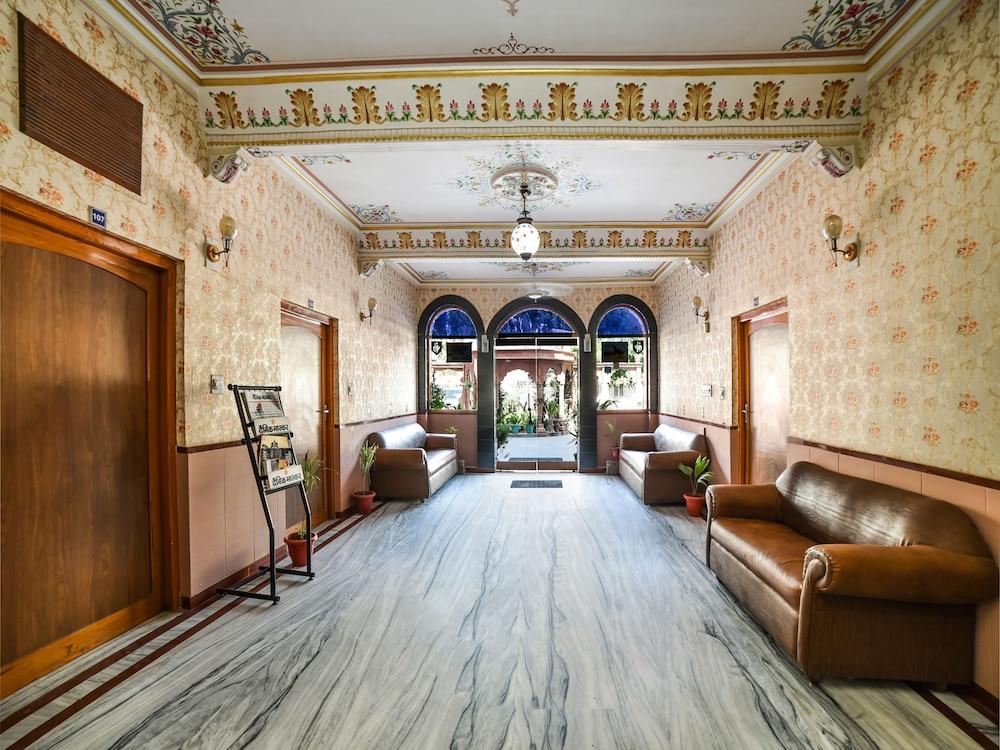 OYO 19527 Hotel Babu Heritage