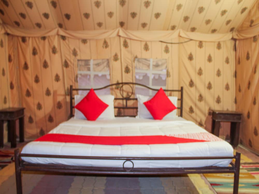 OYO 26228 Royal Camps