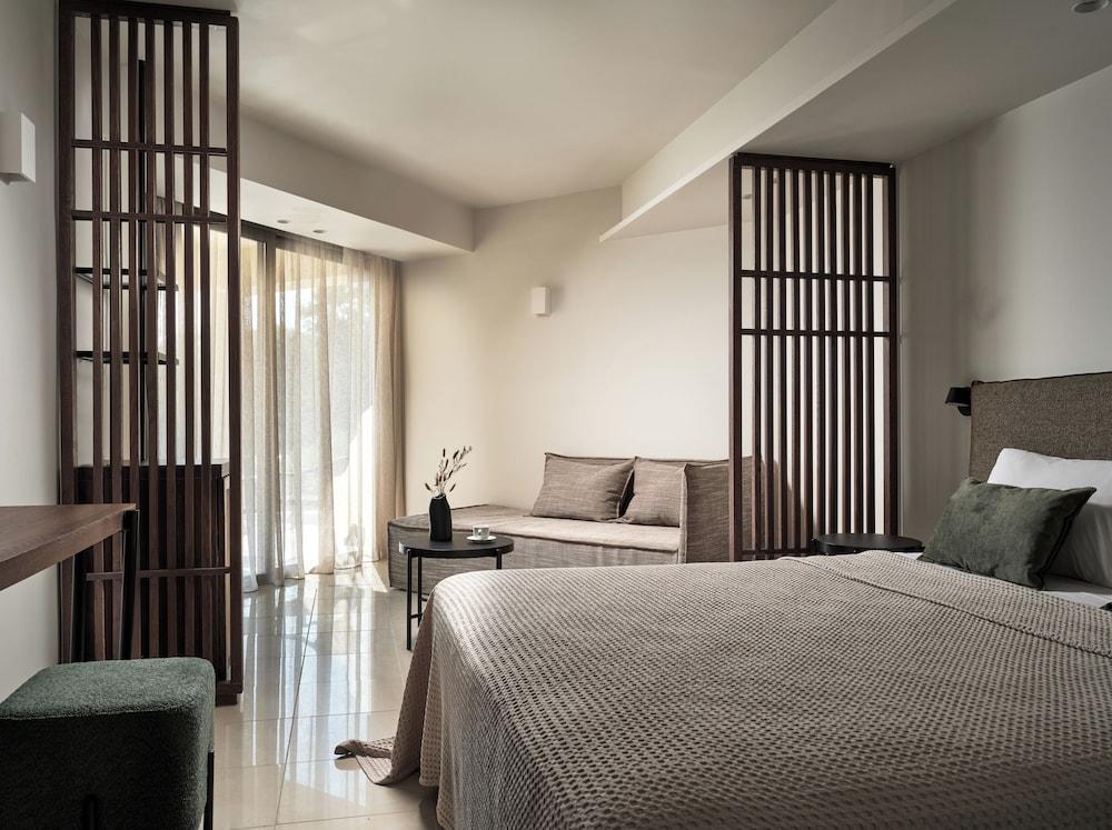 Admiral De Luxe Hotel