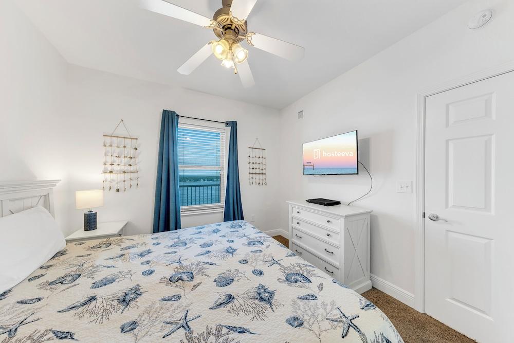 Crystal Tower Comfort Condos by Hosteeva