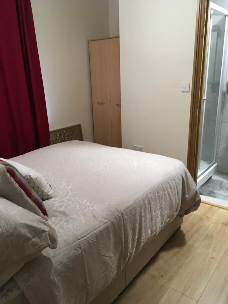 Oxford City Guest House