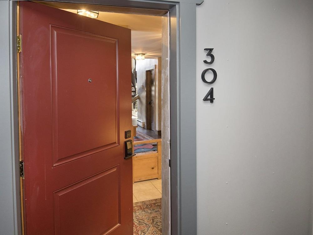 Vantage Point Condo 304