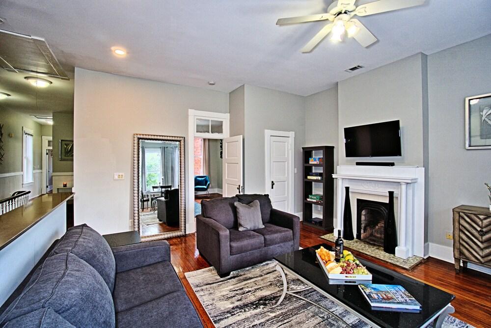 2 Bed Home in Downtown Savannah